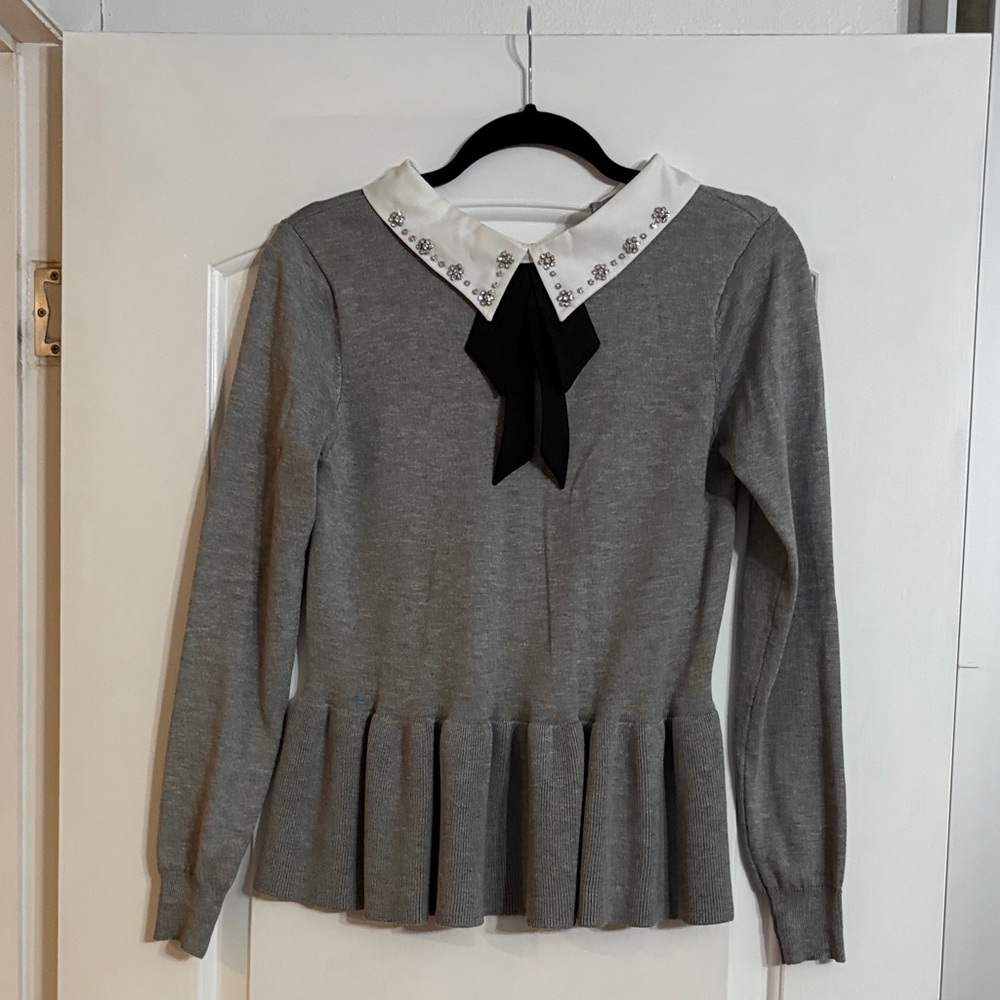 QED London Gray Sweater with Embellished Collar
